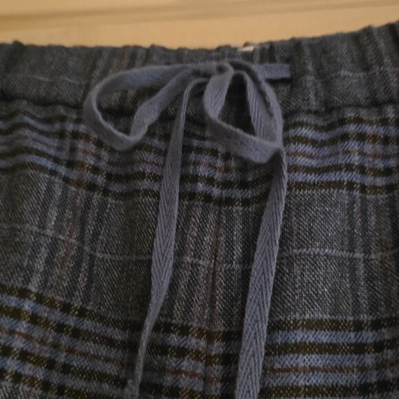 Treasure & Bond Women's size S Pull on Blue Black Red Plaid Poly Blend Pants - Picture 3 of 9